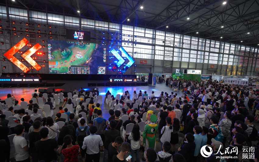 马球迷欢欣 马球迷欢欣